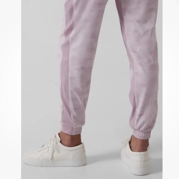 NWT ATHLETA Brooklyn Camo Lined Jogger Sz 14P - Picture 4 of 12